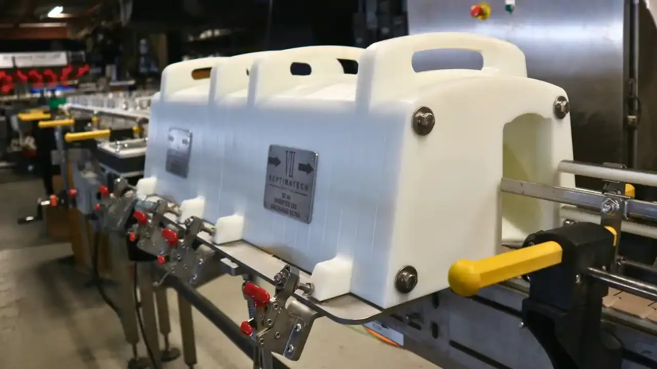 135 Bottle Twist for Side Dump Application