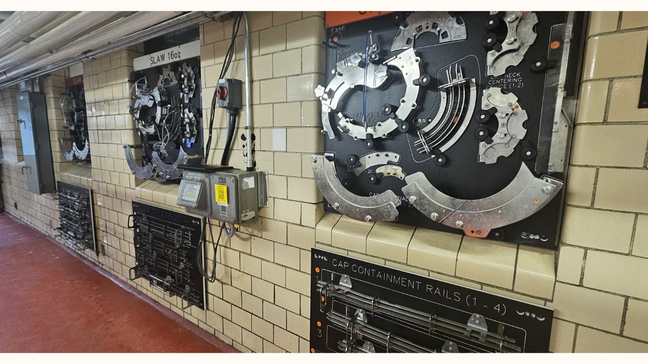 Wall mounted recessed Shadow boards for food industry