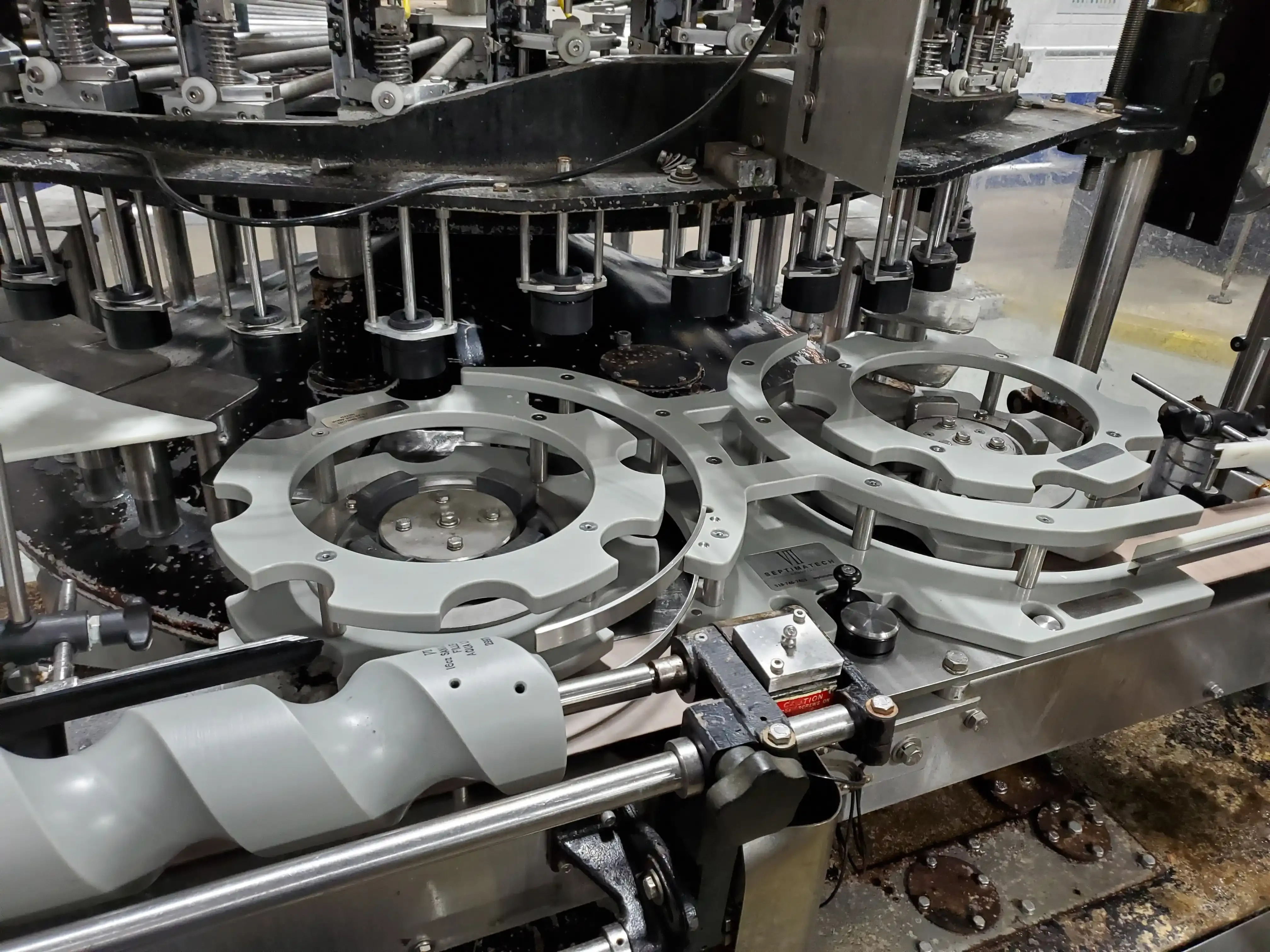 Filler with quick change parts