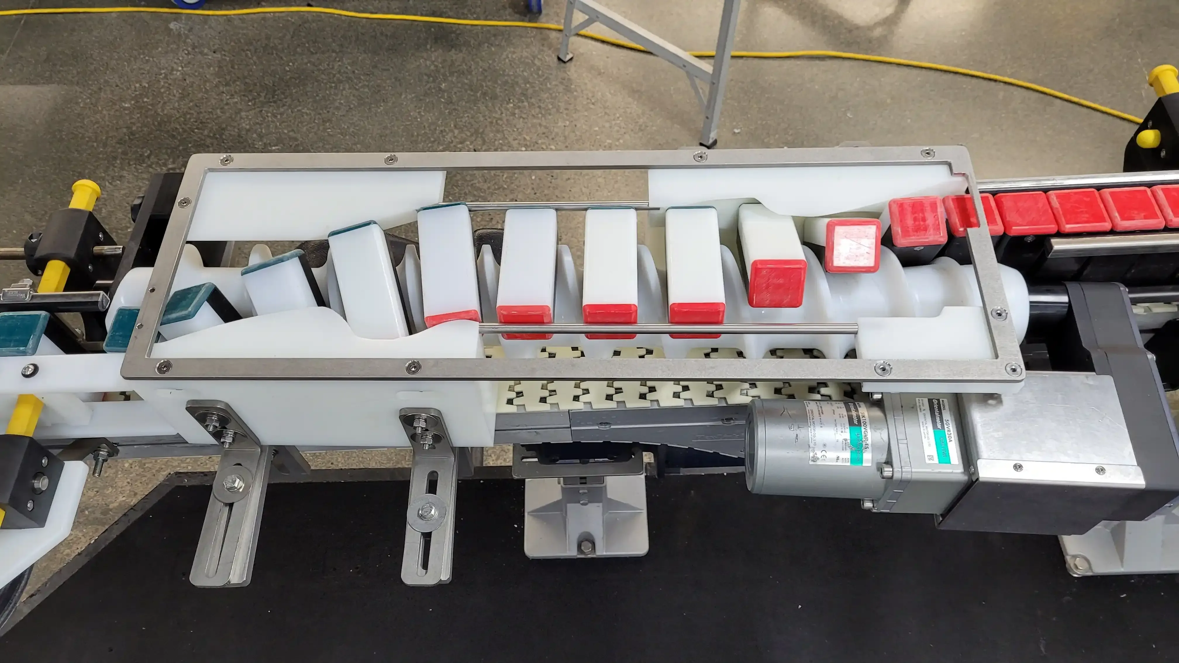Screw Guide Container Inversion